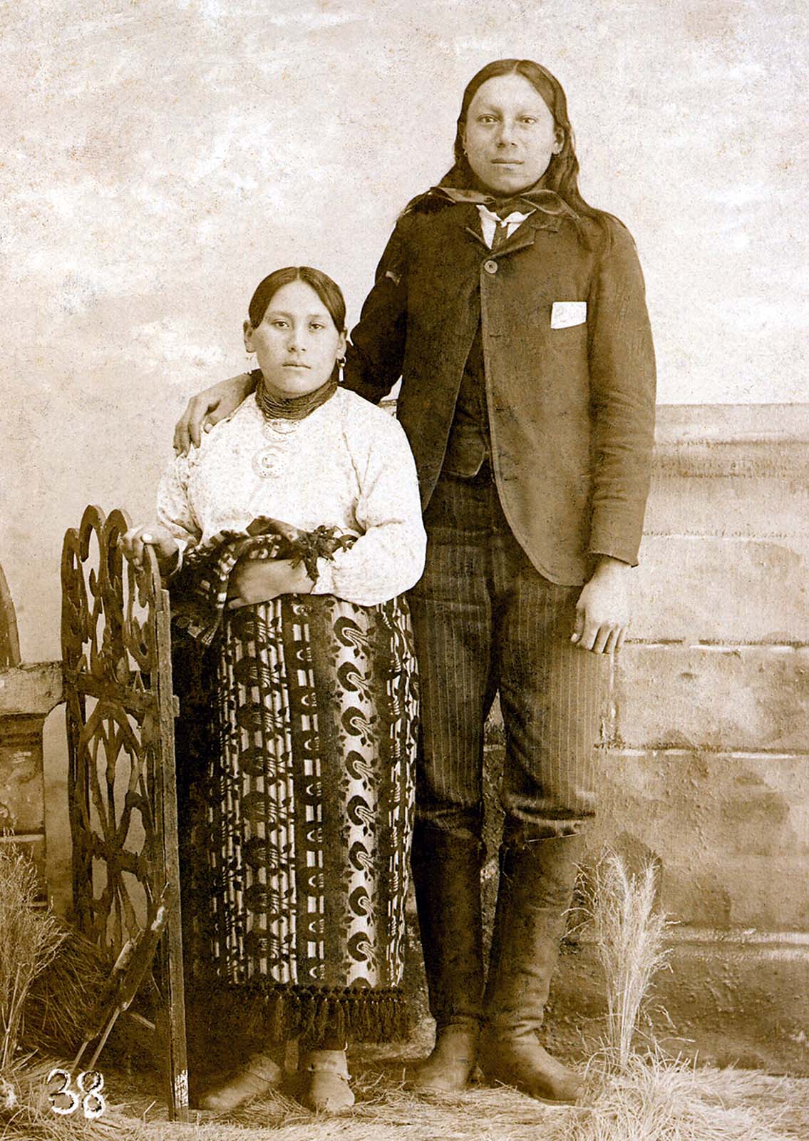 Left to right: Hlu-ah-to-me (Mary Blackbird Newalla Cole) [Allottee #82]; Wah-ses-tah-shin-kah (John Blackbird) [Allottee #81].  Osage Nation Museum [P01-0911].