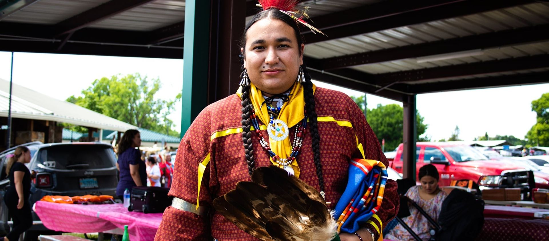 Wahzhazhe man in traditional clothing ready for the Inlonshka at Grayhorse (2019). 