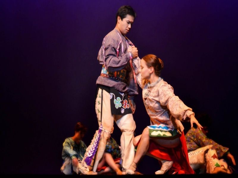 Toleu Mukanov and Milena Garcia performing the Osage Ballet in Santa Fe, 2016